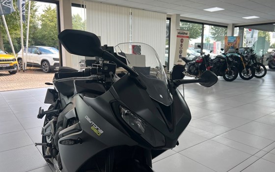 Gebrauchtmotorrad Triumph Daytona 660 - Bild 11