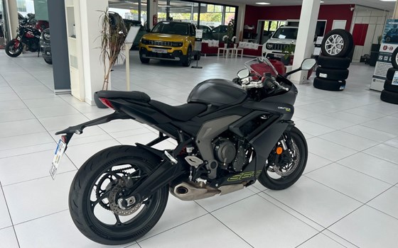 Gebrauchtmotorrad Triumph Daytona 660 - Bild 4