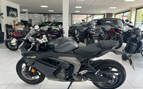 Gebrauchtmotorrad Triumph Daytona 660 - Bild 5