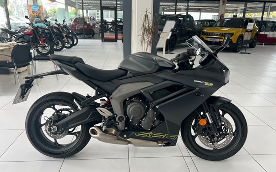 Gebrauchtmotorrad Triumph Daytona 660 - Bild 6