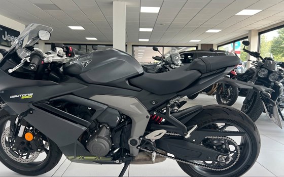 Gebrauchtmotorrad Triumph Daytona 660 - Bild 8