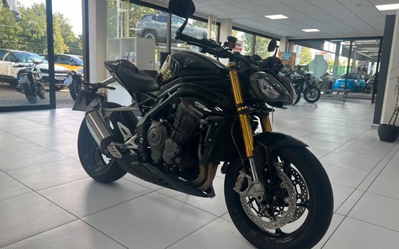 Gebrauchtmotorrad Triumph Speed Triple RS - Bild 1
