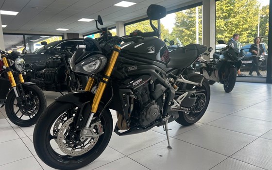 Gebrauchtmotorrad Triumph Speed Triple RS - Bild 3