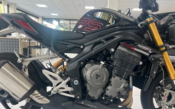 Gebrauchtmotorrad Triumph Speed Triple RS - Bild 7