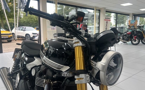 Gebrauchtmotorrad Triumph Speed Twin 1200 RS - Bild 11