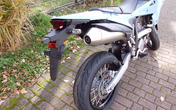 Neufahrzeug Suzuki DR-Z4SM - Bild 9