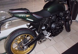 Neumotorrad Suzuki GSX-8TT