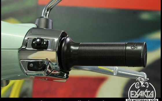 Neufahrzeug Vespa Primavera 125 Batik - Bild 21