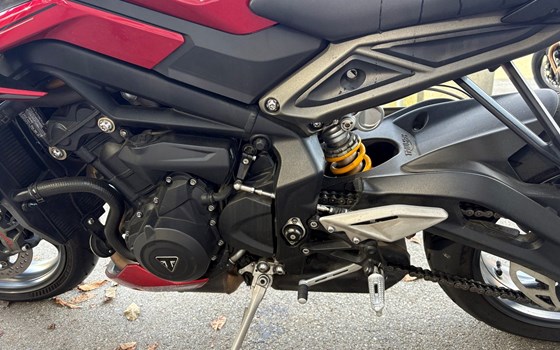 Motorrad Occasion Triumph Street Triple 765 RS - Bild 3