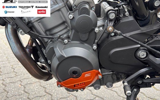 Gebrauchtmotorrad KTM 890 Duke - Bild 11