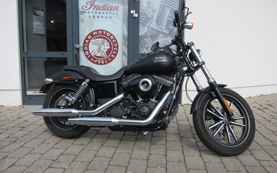 Gebrauchtmotorrad Harley-Davidson Dyna Street Bob Special - Bild 1