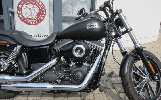 Gebrauchtmotorrad Harley-Davidson Dyna Street Bob Special - Bild 13