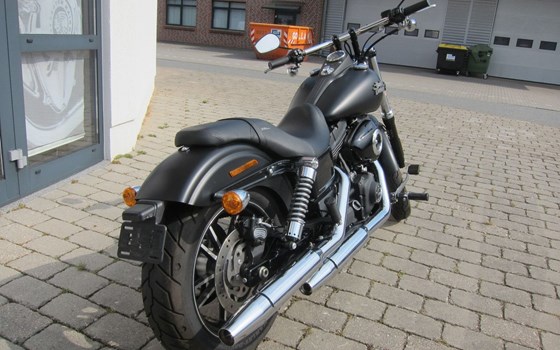Gebrauchtmotorrad Harley-Davidson Dyna Street Bob Special - Bild 15