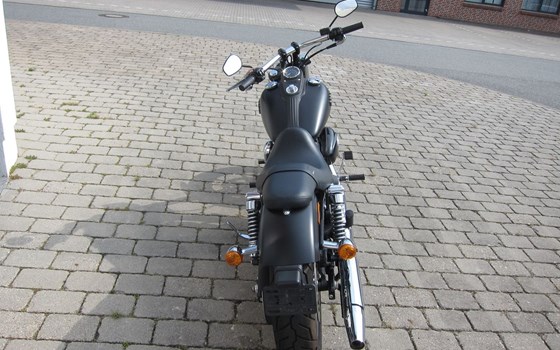 Gebrauchtmotorrad Harley-Davidson Dyna Street Bob Special - Bild 3