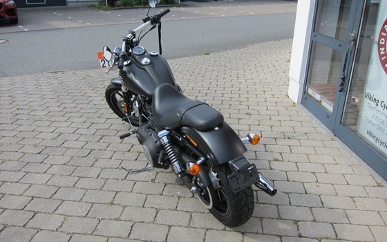Gebrauchtmotorrad Harley-Davidson Dyna Street Bob Special - Bild 7