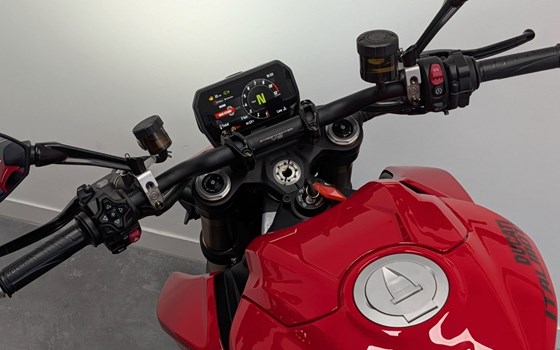 Gebrauchtmotorrad Ducati Streetfighter V2 - Bild 5