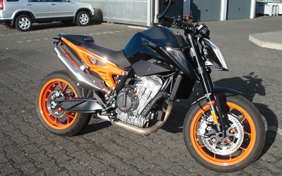 Gebrauchtmotorrad KTM 890 Duke GP - Bild 1