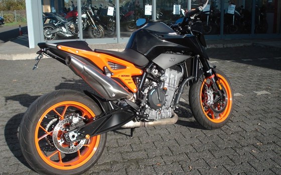 Gebrauchtmotorrad KTM 890 Duke GP - Bild 2