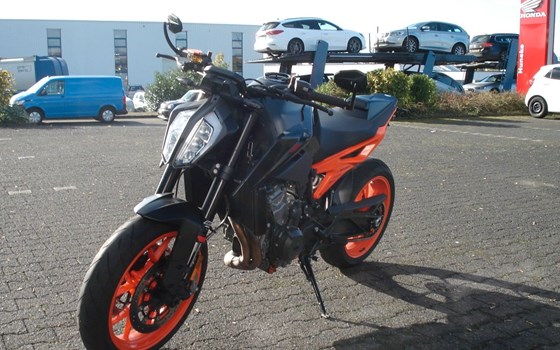 Gebrauchtmotorrad KTM 890 Duke GP - Bild 4