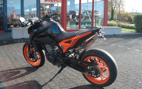 Gebrauchtmotorrad KTM 890 Duke GP - Bild 5
