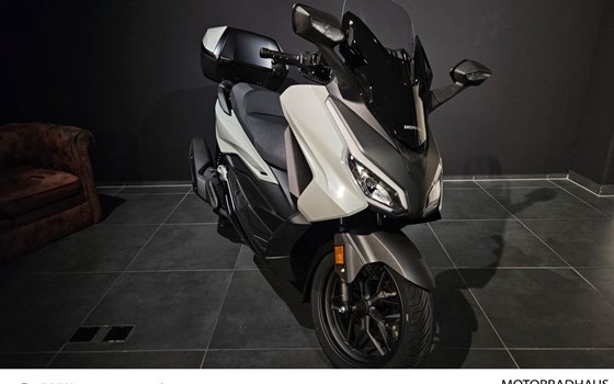 Gebrauchtmotorrad Honda Forza 125 - Bild 3