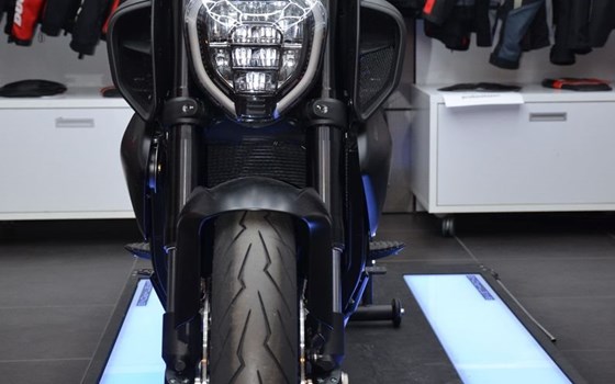 Gebrauchtmotorrad Ducati Diavel V4 - Bild 2