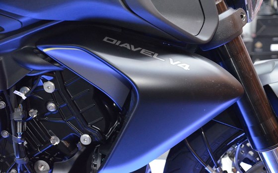 Gebrauchtmotorrad Ducati Diavel V4 - Bild 3