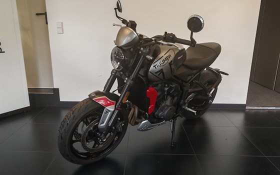 Gebrauchtmotorrad Triumph Trident 660 - Bild 4
