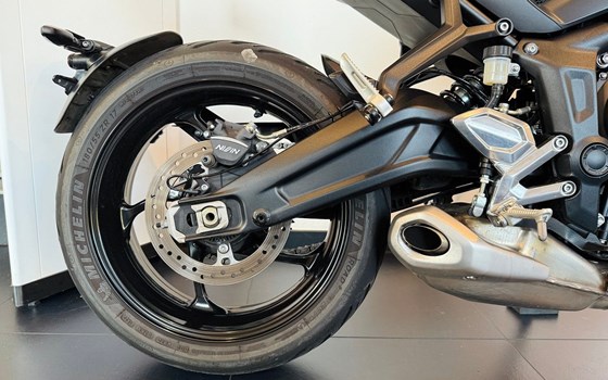 Gebrauchtmotorrad Triumph Trident 660 - Bild 6