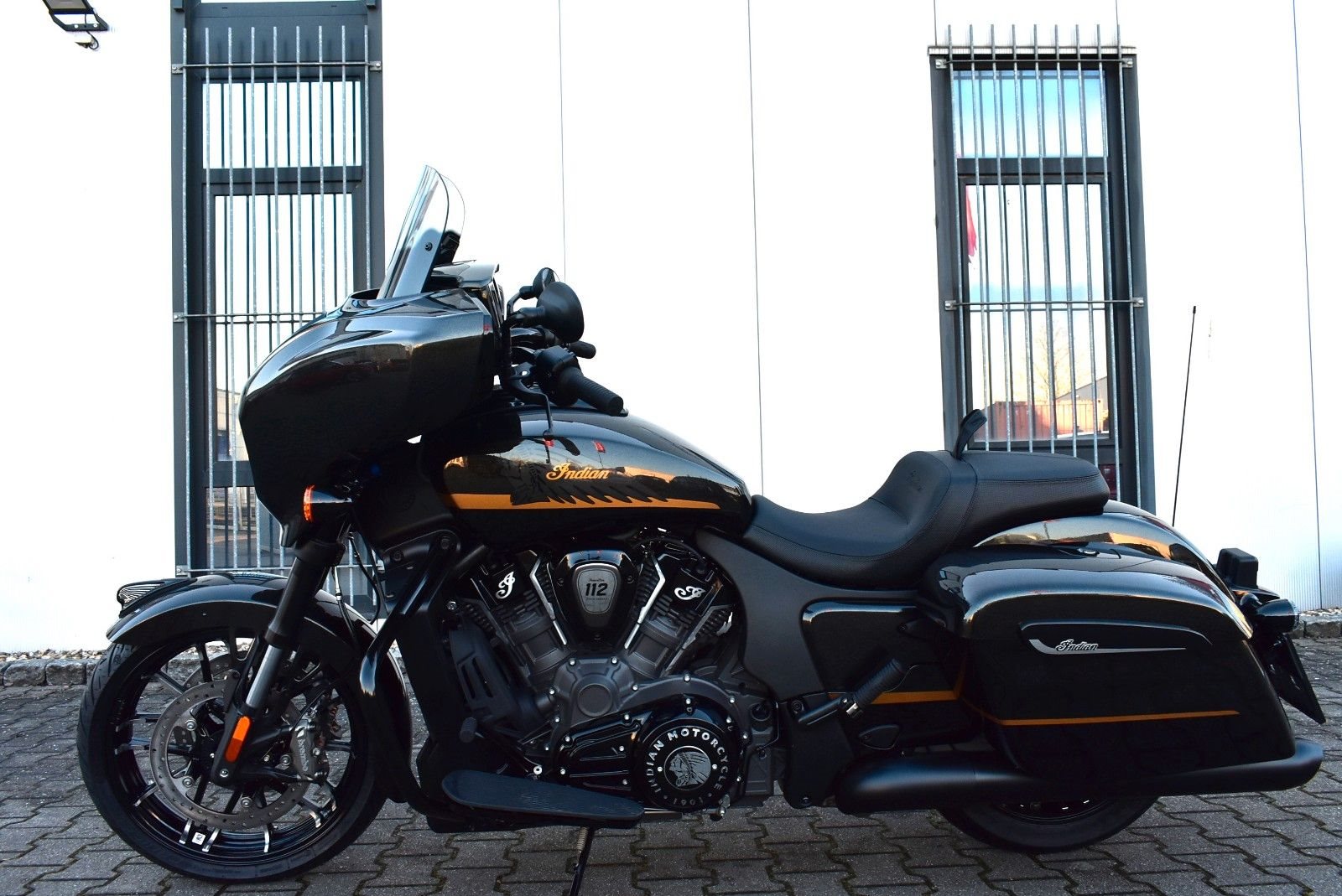 Indian Chieftain Powerplus Darkhorse