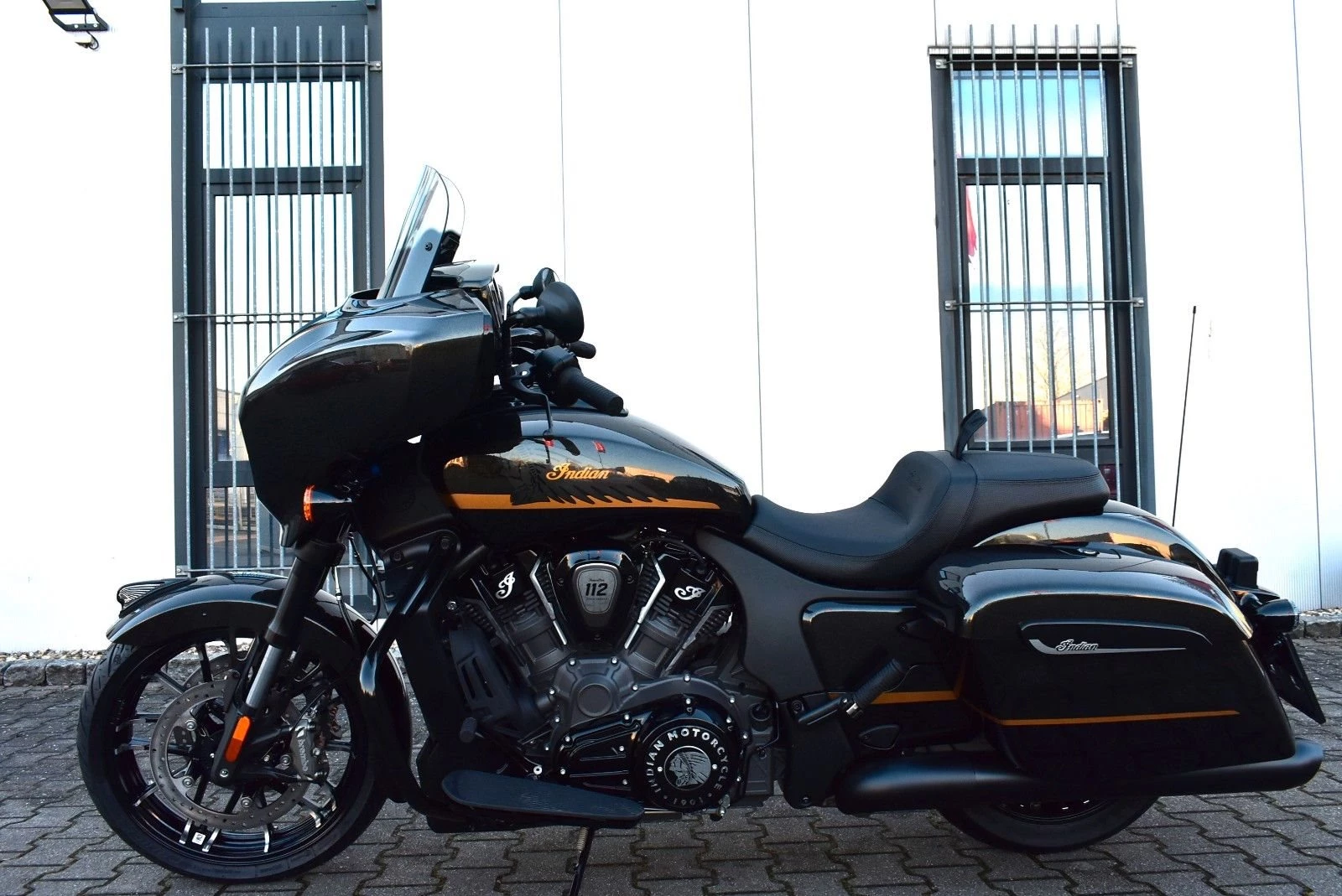Indian Chieftain Powerplus Darkhorse