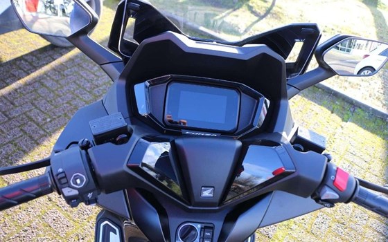 Gebrauchtmotorrad Honda Forza 350 - Bild 7