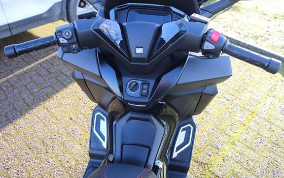 Gebrauchtmotorrad Honda Forza 350 - Bild 9