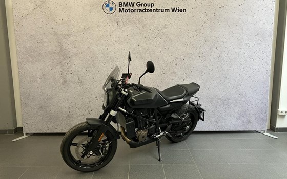 Gebrauchtmotorrad Husqvarna Svartpilen 701 - Bild 2