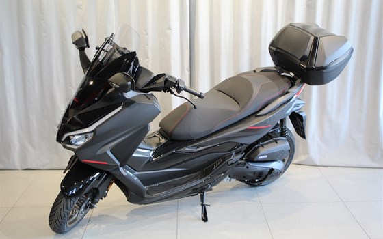Gebrauchtmotorrad Honda Forza 125 - Bild 5