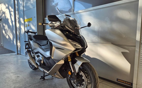 Gebrauchtmotorrad Honda Forza 750 - Bild 2