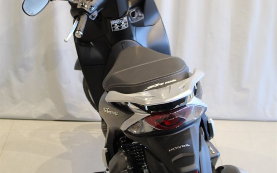 Gebrauchtmotorrad Honda SH Mode 125 - Bild 10