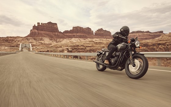 Neufahrzeug Triumph Bonneville T120 Black - Bild 2