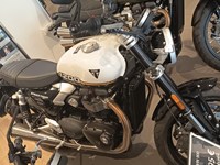 Triumph Speed Twin 1200
