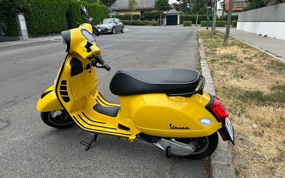 Gebrauchtmotorrad Vespa GTS 300 hpe - Bild 4