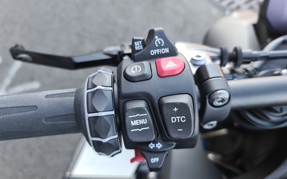 Gebrauchtmotorrad BMW M 1000 R - Bild 12