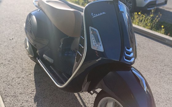 Gebrauchtmotorrad Vespa GTS 300 hpe - Bild 6