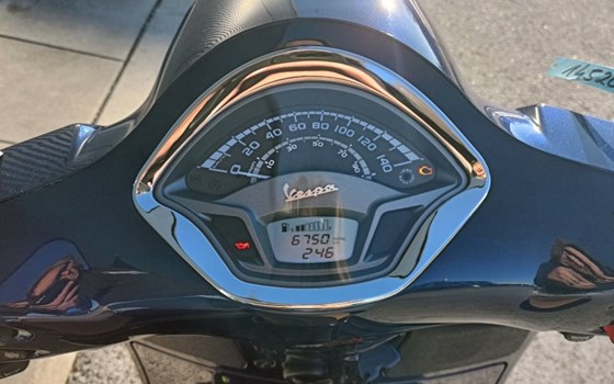 Gebrauchtmotorrad Vespa GTS 300 hpe - Bild 13