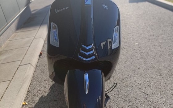 Gebrauchtmotorrad Vespa GTS 300 hpe - Bild 4