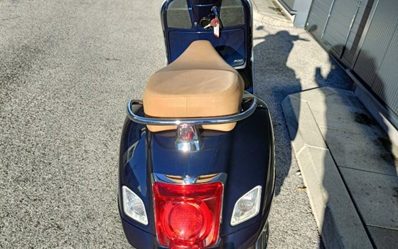 Gebrauchtmotorrad Vespa GTS 300 hpe - Bild 12