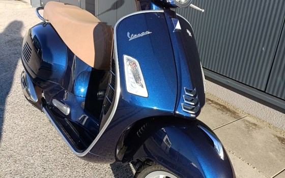 Gebrauchtmotorrad Vespa GTS 300 hpe - Bild 5