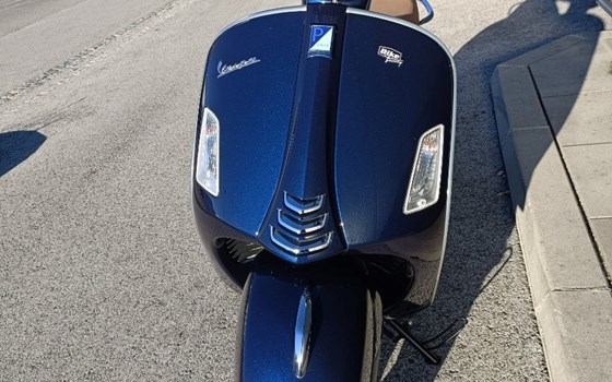 Gebrauchtmotorrad Vespa GTS 300 hpe - Bild 3