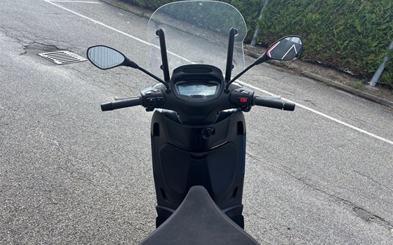 Gebrauchtmotorrad Piaggio Beverly 400 - Bild 7