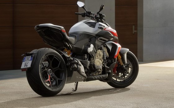 Neufahrzeug Ducati Diavel V4 RS - Bild 3