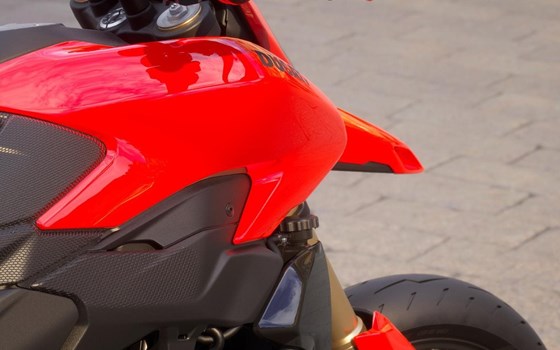 Neufahrzeug Ducati Hypermotard V2 - Bild 6